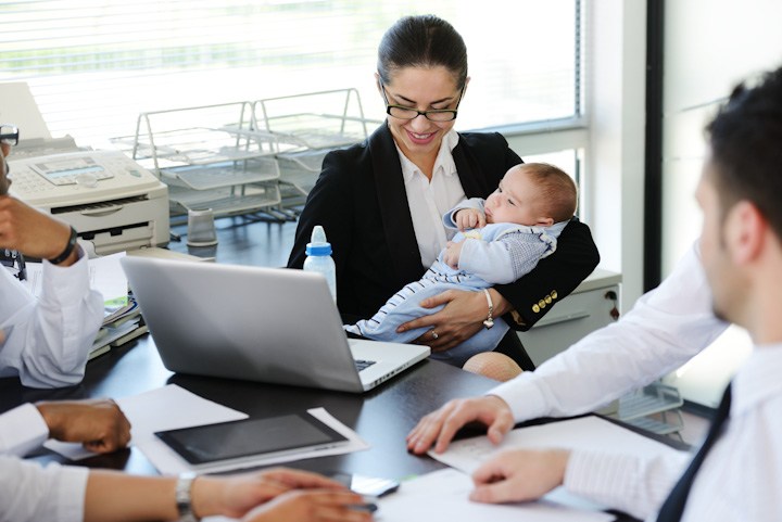 Mère célibataire : comment gérer le retour au bureau ?