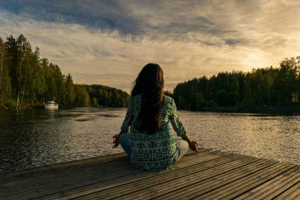 Salarié faisant du Yoga