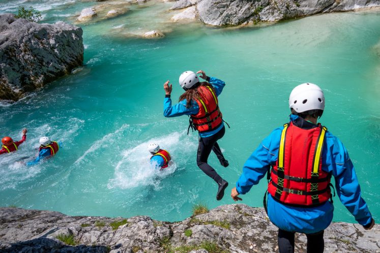 Team building sportif pour se dépasser : le Canyoning