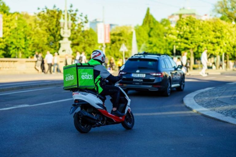 Comment devenir livreur Uber Eats ?