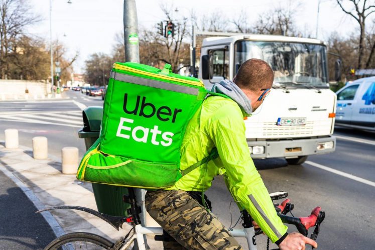 coursier chez Uber Eats