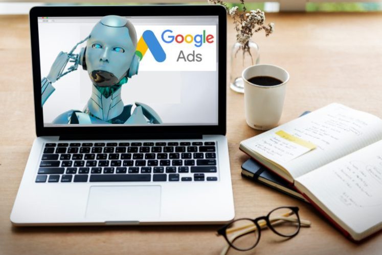 Robot chatgpt reflechissant a google ads