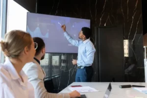 Réunion de direction et powerpoint