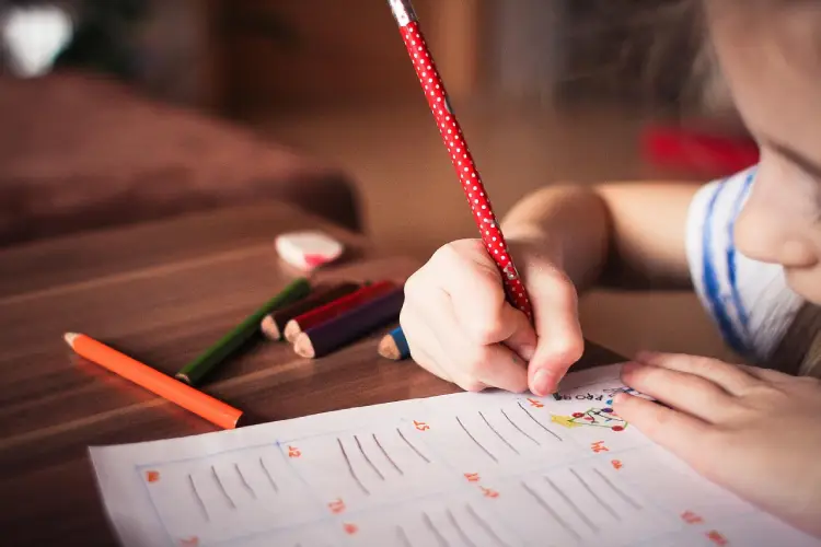 CAP AEPE pour travailler avec les enfants