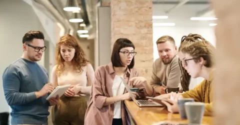 Bureau partagé vs coworking