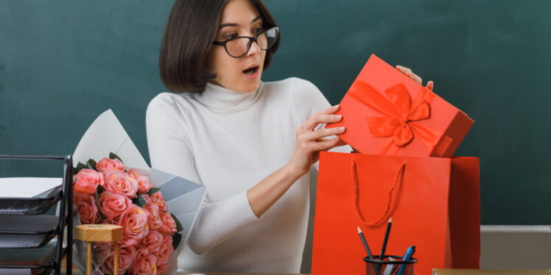 Offrez des cadeaux pour les enfants des salariés