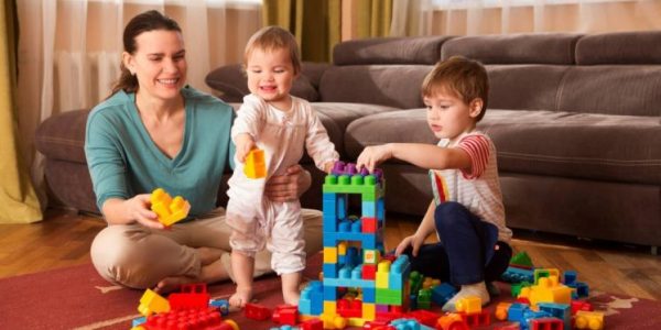 Nounou un des métiers de la petite enfance